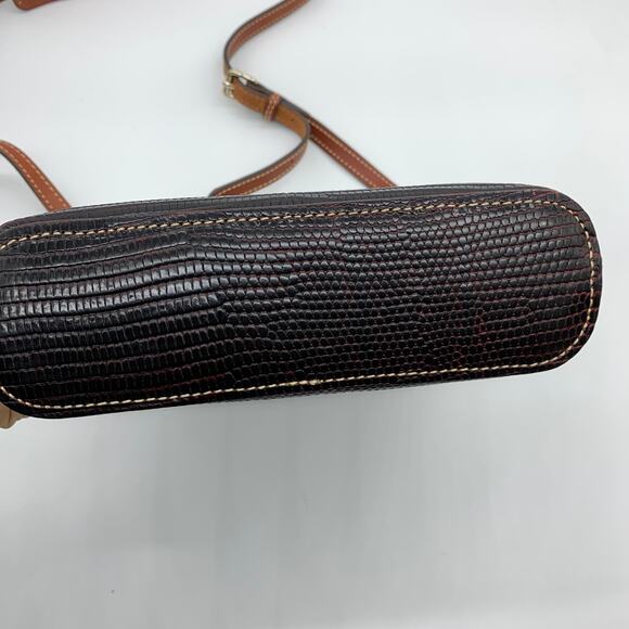 Dooney & Bourke Leather Crossbody Purse Lizard Embossed Letter Carrier Bordeaux - Picture 11 of 15